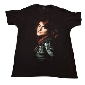 Meghan Trainor 2016 Untouchable Tour t-shirt